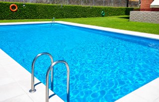 Vacaciones en Fenals con piscina