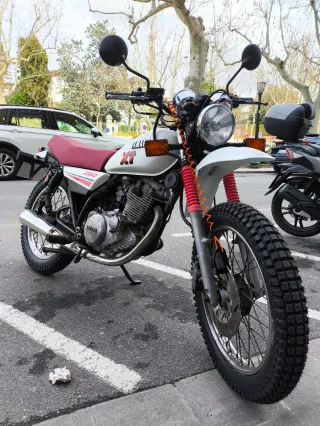Yamaha SR 250, con aspecto de XT clásica