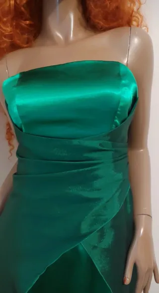 Vestito svasato verde senza spalline