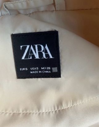 Chaleco Zara Beige con Capucha