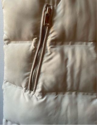 Chaleco Zara Beige con Capucha