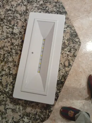 Luz de emergencia LED