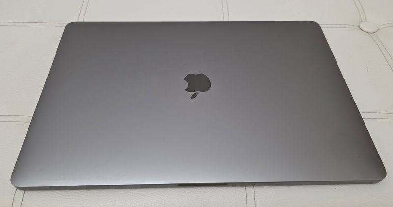 Macbook pro 2017 15" i7 16gb o cambio SOLO HOY afbeelding 4