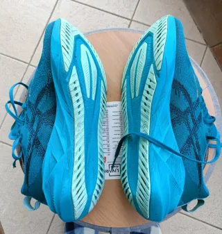 Asics Novablast 5 Talla 41.5