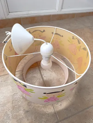 Lámpara infantil de niña con hadas