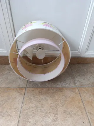 Lámpara infantil de niña con hadas