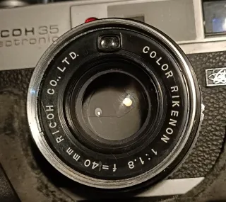 Cámara Ricoh 35 Electronic. Vintage. correa+funda