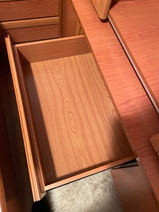 Armario madera maciza con espejo