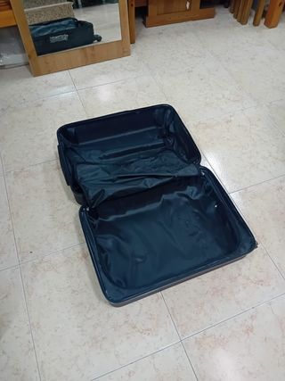 MALETA DE VIAJE COMO NUEVA 15 EUROS, CARTAGENA