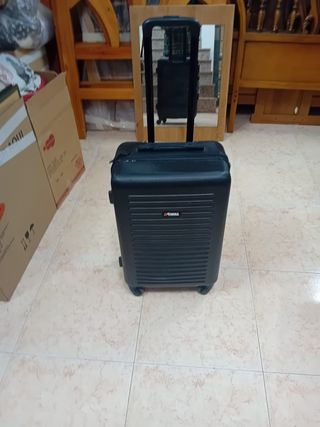 MALETA DE VIAJE COMO NUEVA 15 EUROS, CARTAGENA
