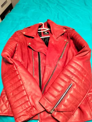 Chaqueta de cuero roja Fur & Bold mujer
