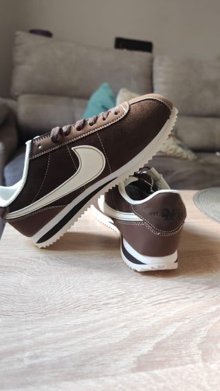Nike Cortez SE Marrón Blanco