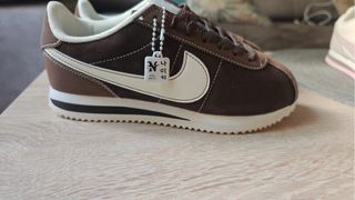 Nike Cortez SE Marrón Blanco