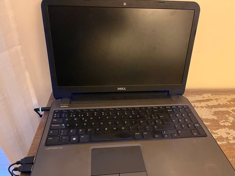 Portátil Dell Latitude 3540