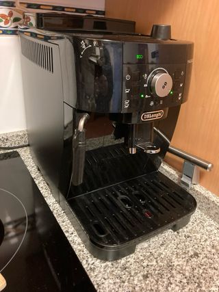 Cafetera DeLonghi Magnifica S Negra