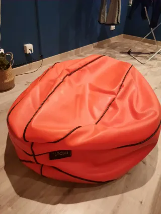 Puff pelota naranja cuero sintético
