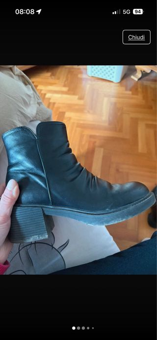 Stivaletti neri increspati