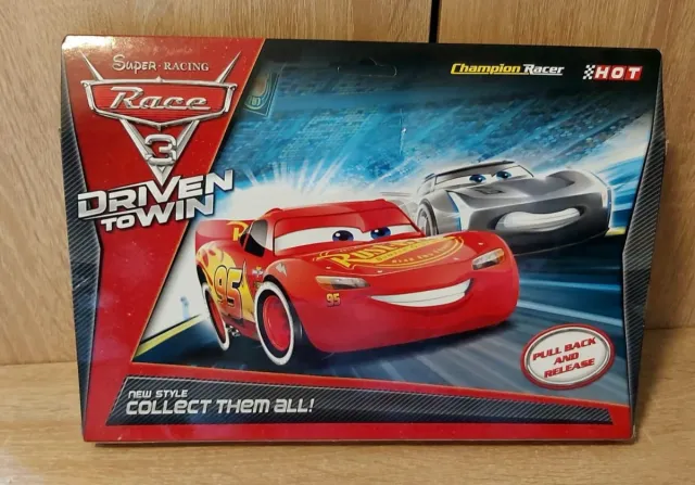 Caja 12 coches Cars Rayo McQueen