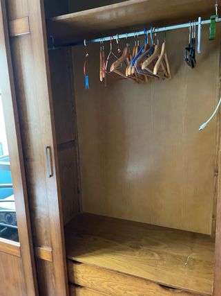 Armario madera maciza con espejo