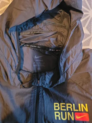 Cortavientos Nike Berlin Run