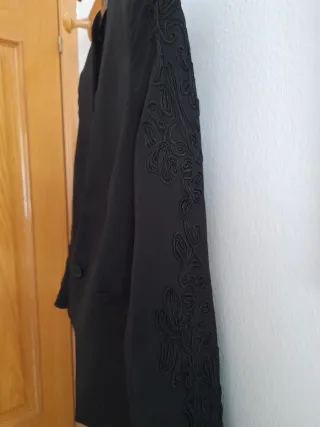 Chaqueta H&M Negra con Detalles