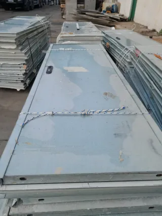 Puertas trastero galvanizadas 0,70 x 2,08,