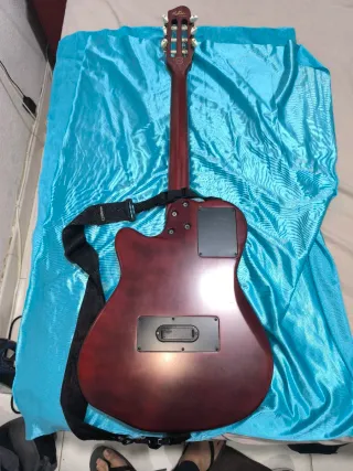Guitarra Godin Multiac ACS SA