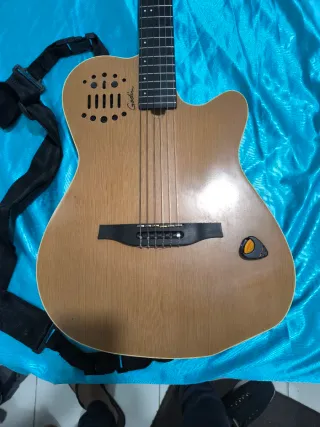 Guitarra Godin Multiac ACS SA