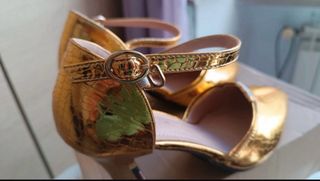 Decolte HI QIANI ANG oro