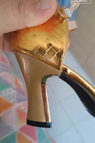 Decolte HI QIANI ANG oro