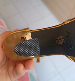 Decolte HI QIANI ANG oro