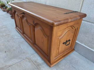Arcón baul de madera maciza