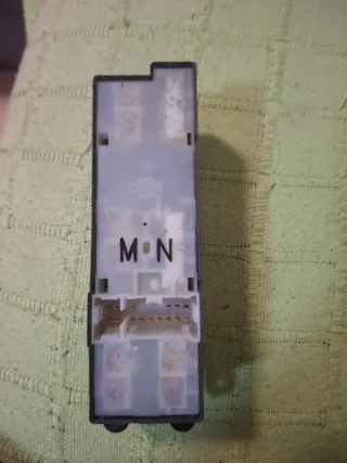 Botonera Elevalunas Nissan Primera