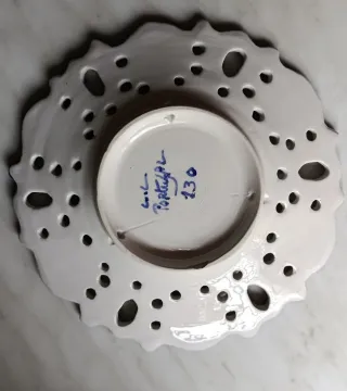 Plato de porcelana portuguesa decorado