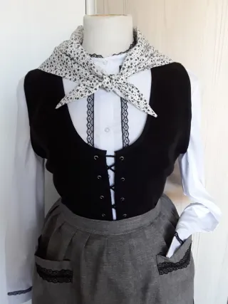 TRAJE NESKA-BASERRITARRA "145 EUROS "