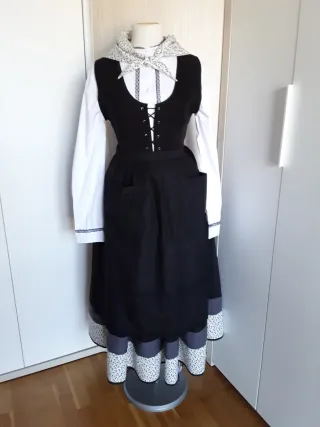 TRAJE NESKA-BASERRITARRA "145 EUROS "