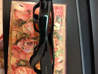 Occhiali da sole Gucci vintage neri