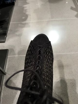 Sandalias Zara Rejilla Tacón Cordones Negro Piel