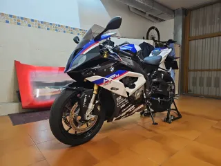 BMW S1000RR año 2017.
