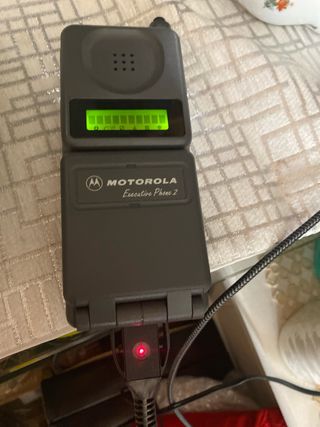 Teléfono Móvil Motorola Antiguo Gris