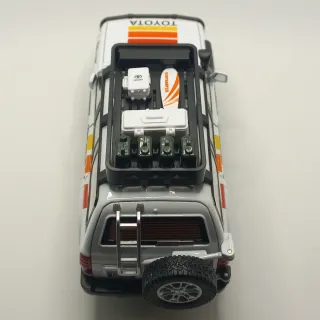 Toyota Land Cruiser LC80 1:24.Nuova,con luci,suoni