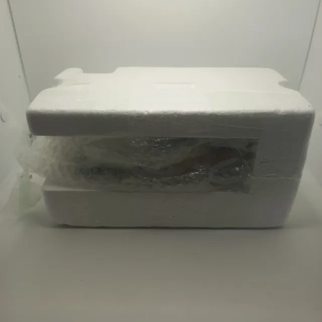 Toyota Land Cruiser LC80 1:24.Nuova,con luci,suoni