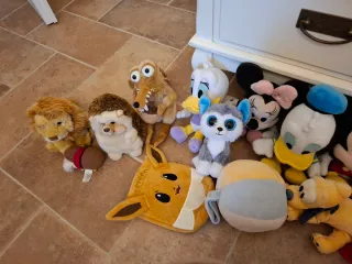 Peluche Disney e altri personaggi
