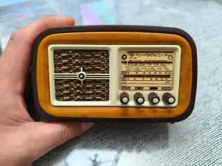 Mini radios vintage