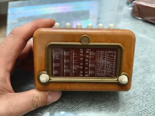 Mini radios vintage