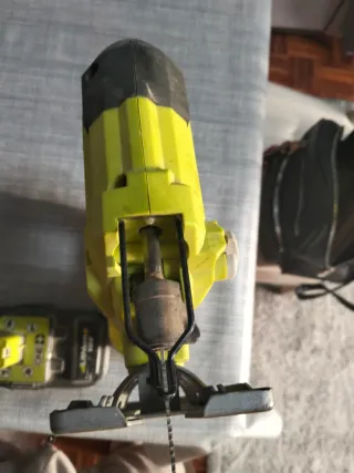 Caladora Ryobi R18JS 18V