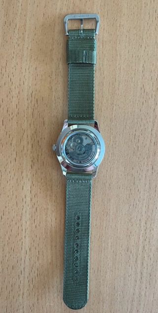 Reloj Seiko 5 Sports Verde y Plateado
