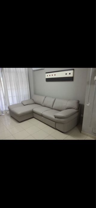 Sofá de piel natural gris
