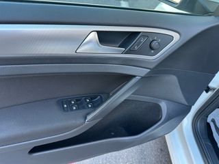 Volkswagen Golf Advance 1.0 TSI