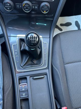 Volkswagen Golf Advance 1.0 TSI